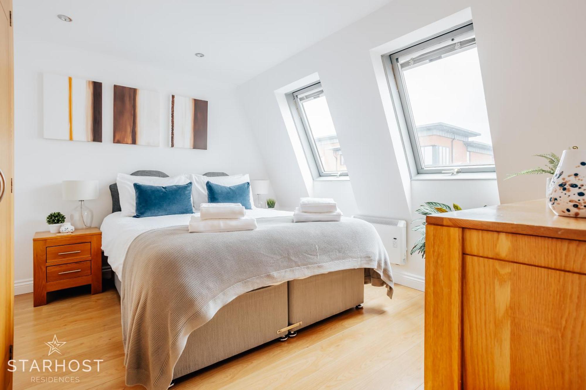 Central 3 Bed Apartment At Regents Court, Newbury Newbury  Exterior photo